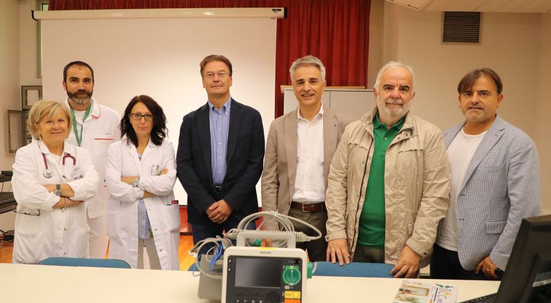 Imola LA BCC dona monitor defibrillatore all'Ausl