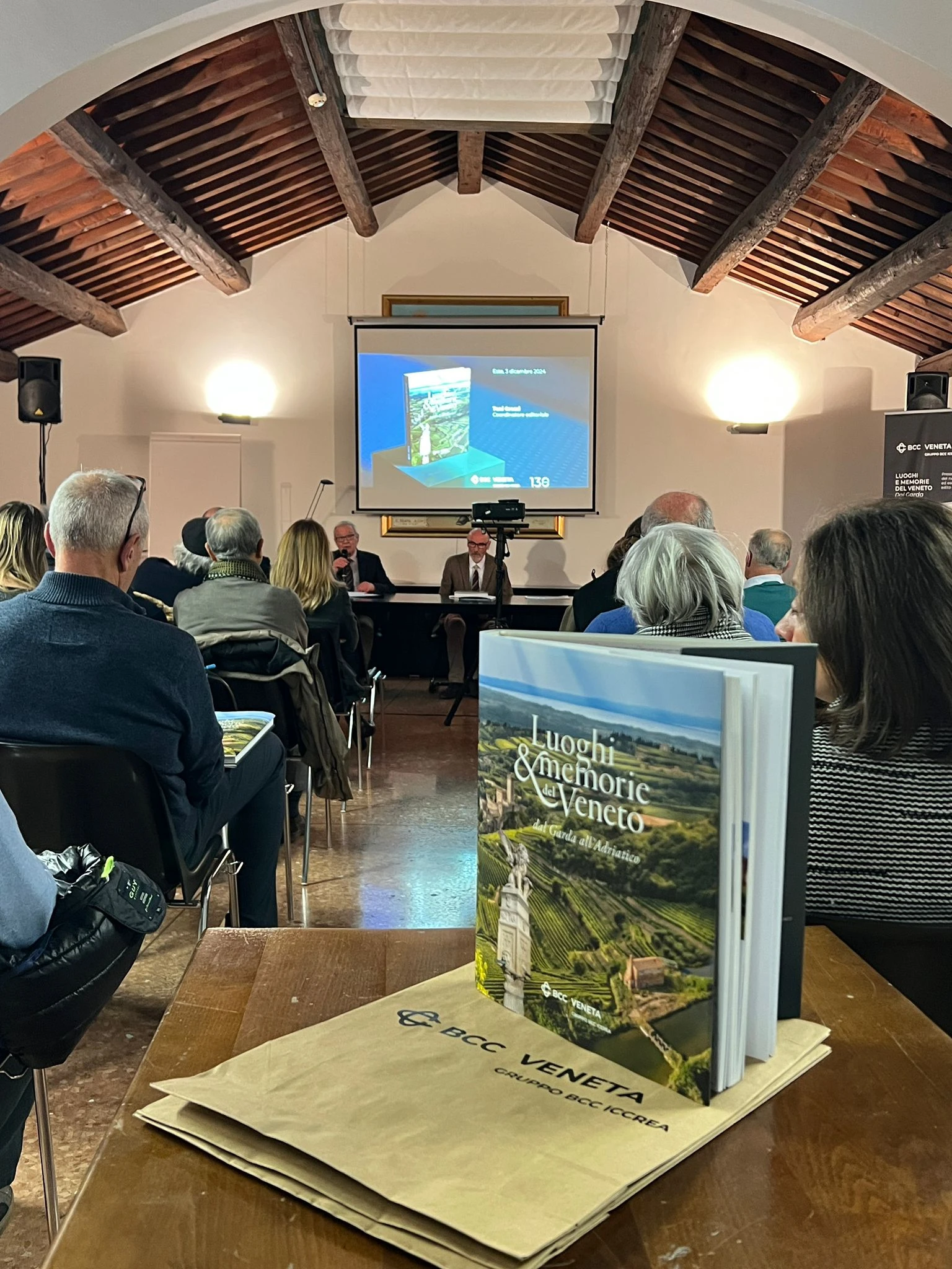 Libro Luoghi e memorie del Veneto