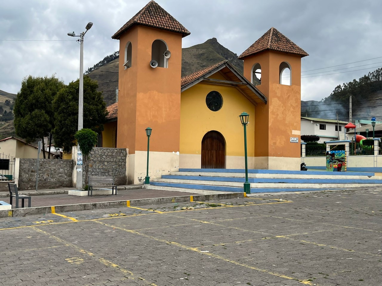 Missione Ecuador 2022 - Zumbahua chiesa