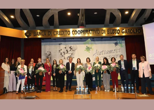 Donne che uniscono, donne che guidano: il volto cooperativo della leadership